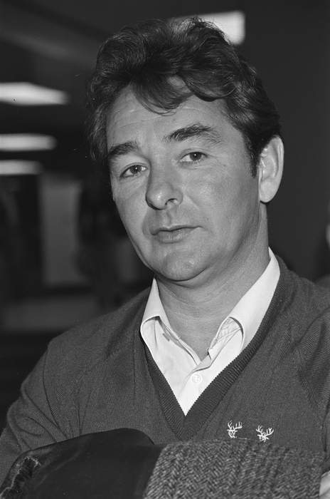 Taming the Crazy Gang, a blank contract & David Currie - the legend of Clough