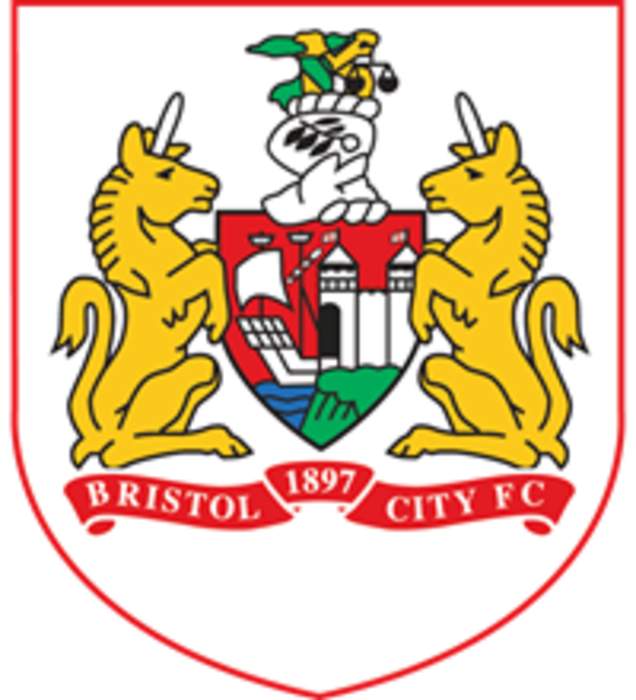 Bristol City 3-2 Reading: Ebony Salmon winner lifts home side off bottom