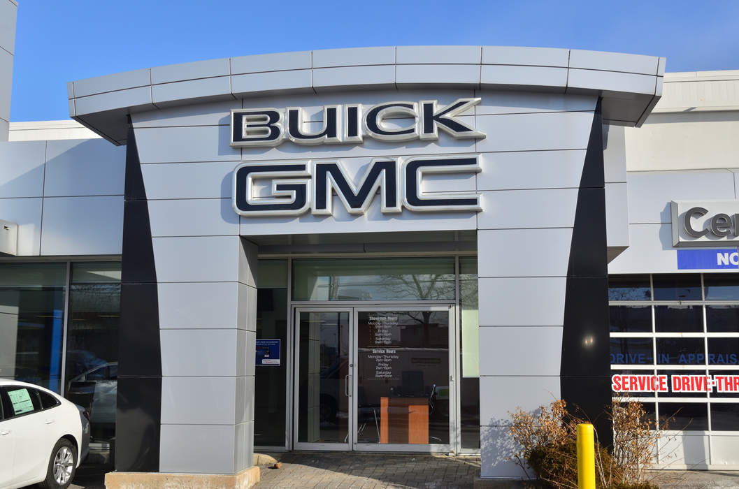 GM recalls nearly 1 million Buick, Chevrolet and GMC SUVs over faulty air bag inflators
