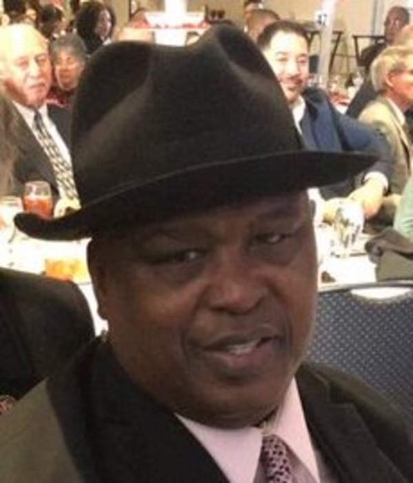 Pro Boxer Buster Douglas 'Memba Him?!