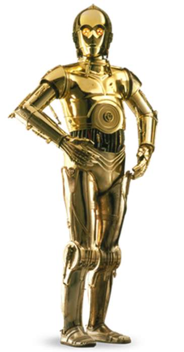 Star Wars C-3PO helmet expected to fetch £1m at auction
