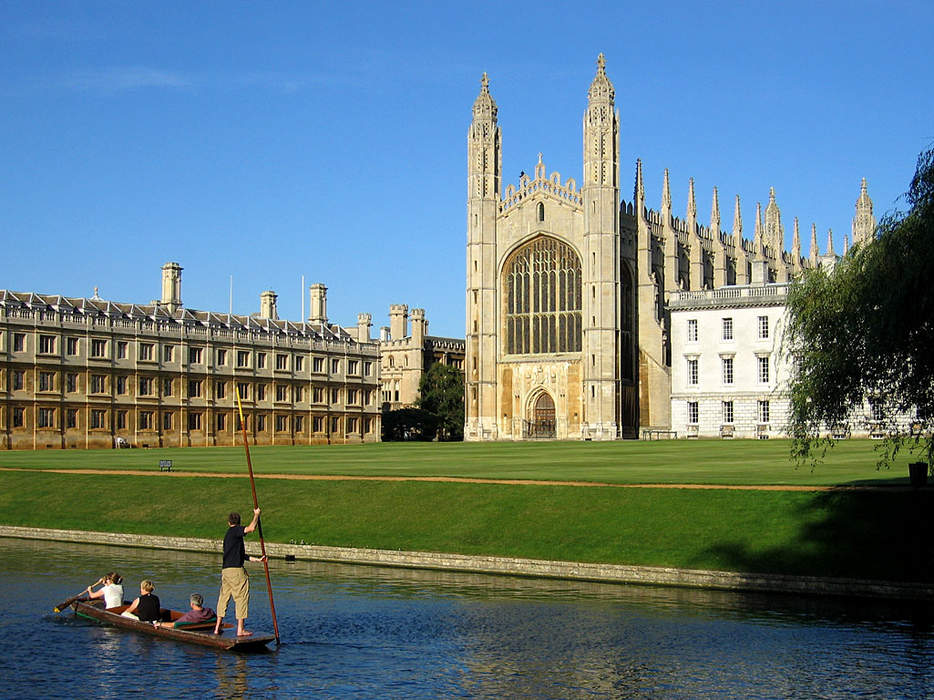 Cambridge earn fourth successive women's Boat Race win over Oxford