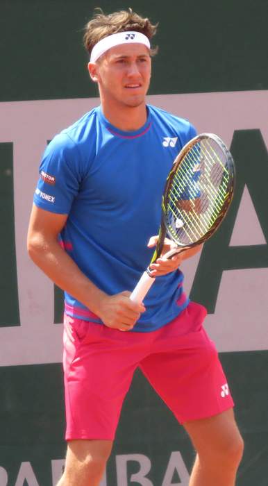 Ruud beats Tsitsipas to win Barcelona Open