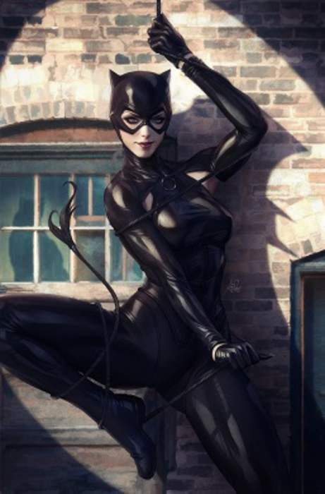 'The Batman' unleashes a villainous new trailer with 100% more Catwoman