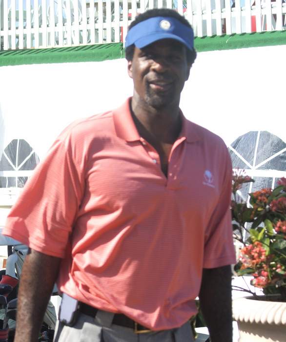Charles Oakley Questions Steve Nash Hire, Plenty of Qualified Black Guys!