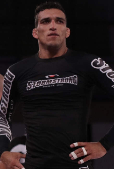 News24.com | Oliveira 'lion of lions' KOs Chandler to win UFC lightweight belt