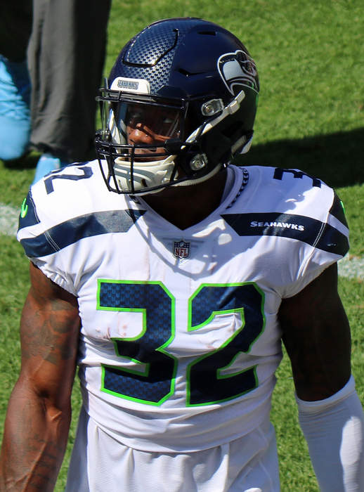 Seahawks RB Chris Carson retires after five NFL seasons due to neck injury, per report