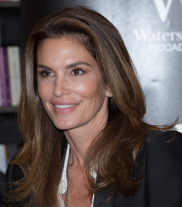 Cindy Crawford Complains Oprah Treated Her Like Chattel on Talk Show