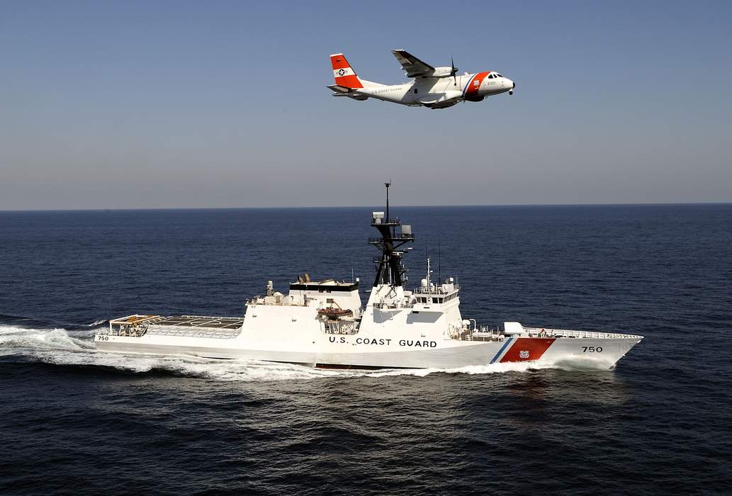Coast Guard says banging noises heard in sub search