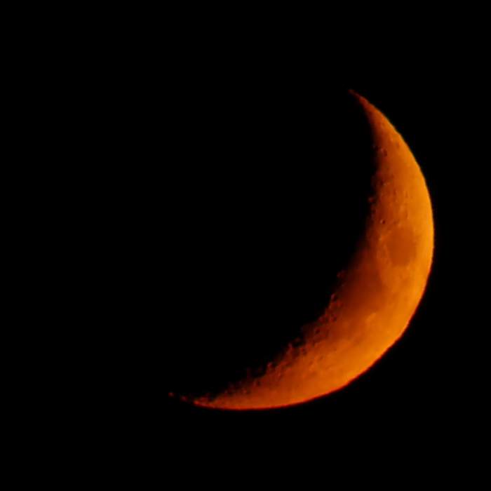 Eid 2024: Crescent moon to be seen today in Saudi Arabia, UAE, Dubai, Qatar? Know Eid date in India
