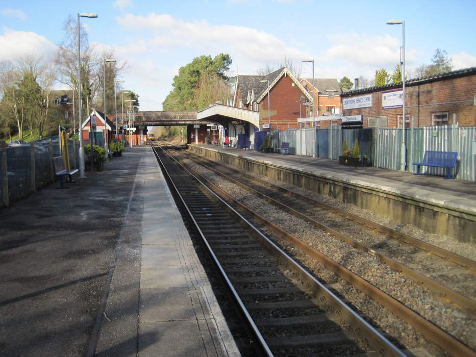 Crowthorne railway station