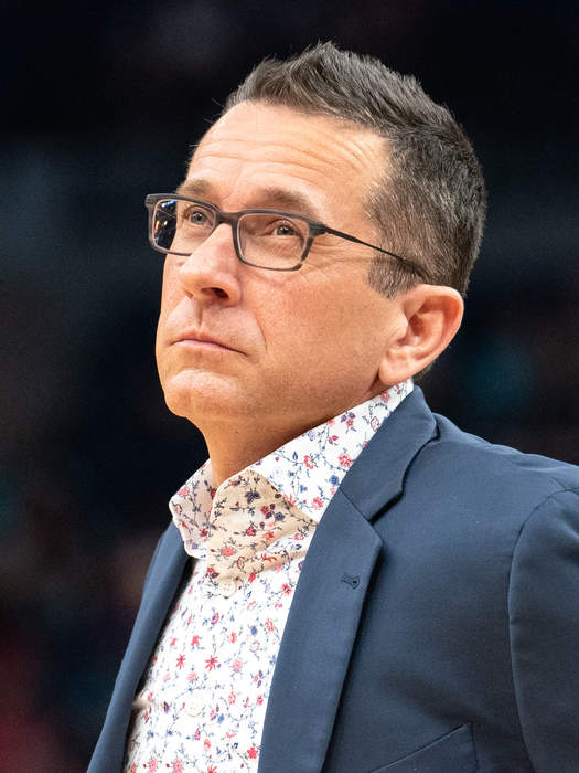 Sun coach Curt Miller fined $10,000, suspended one game for comments about Liz Cambage's weight