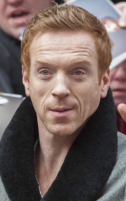 Damian Lewis reveals behind-the-scenes rituals on tour