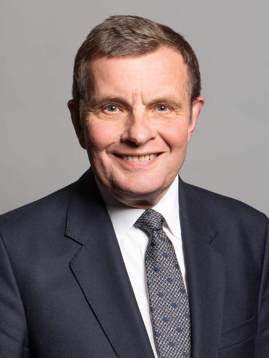 Former Tory cabinet minister Jones joins Reform UK