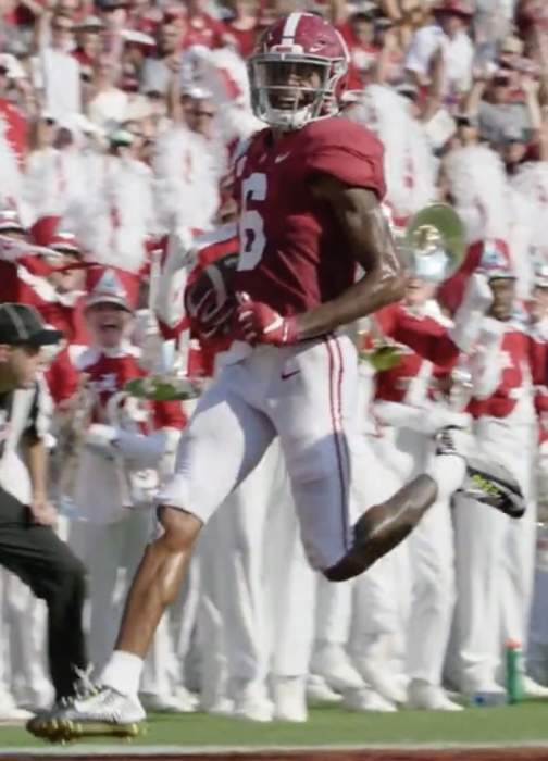 Wide receiver DeVonta Smith declines weigh-in, would like to 'run it back' with Tua Tagovailoa, Dolphins