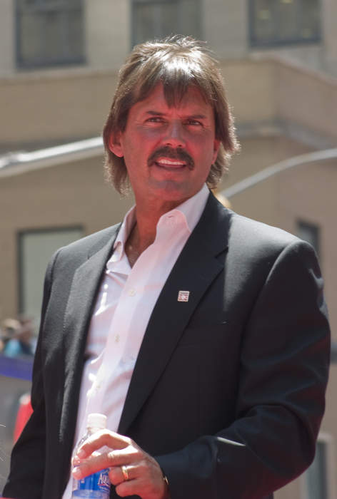 Red Sox announcer and Hall of Famer Dennis Eckersley to retire from NESN after the 2022 season