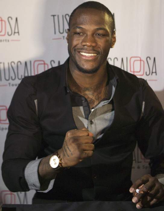 Wilder to face Zhang after signing for Matchroom