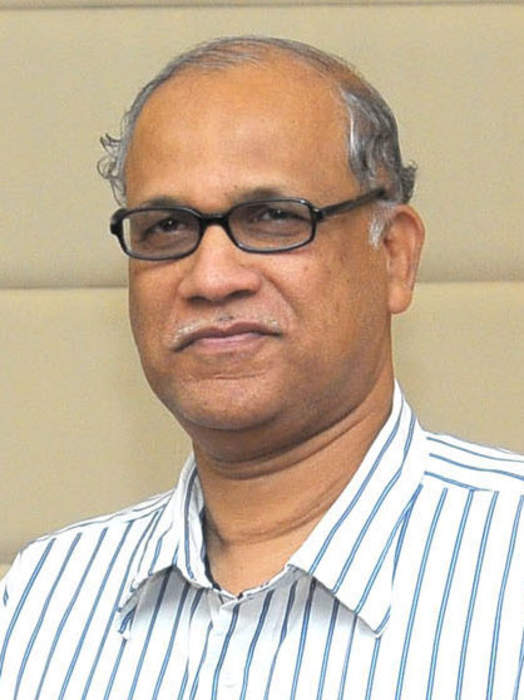 Congress moves to disqualify Digambar Kamat, Michael Lobo