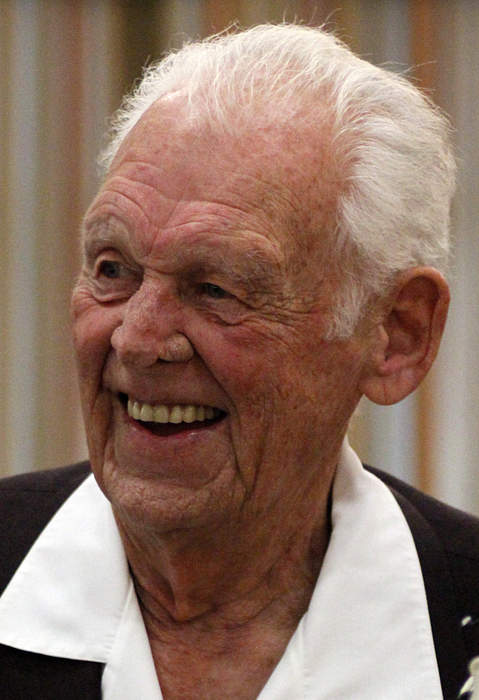 Ex-Yankee Don Larsen, only pitcher to throw perfect game in World Series, dies at 90