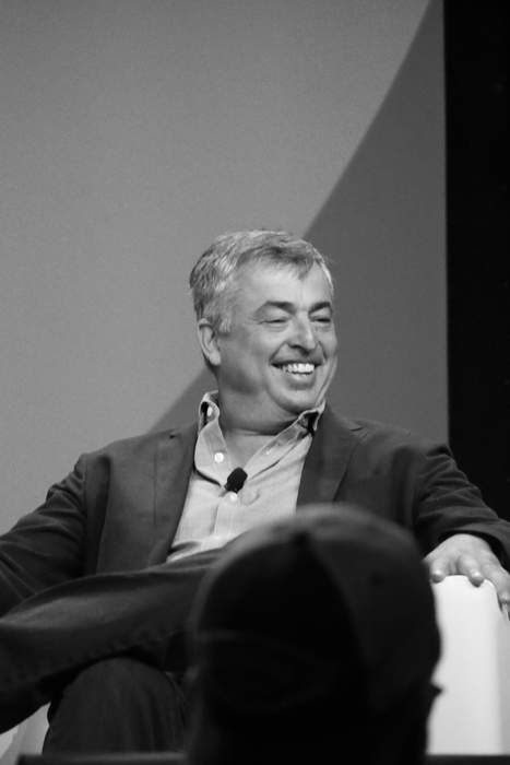Apple Exec Eddy Cue to Testify in Google’s Search Engine Dominance Trial