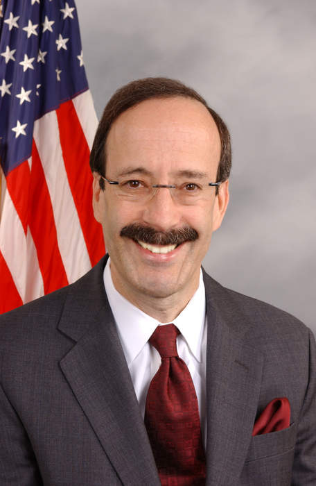 Hillary Clinton Backs Eliot Engel, in Her First House Primary Endorsement of 2020