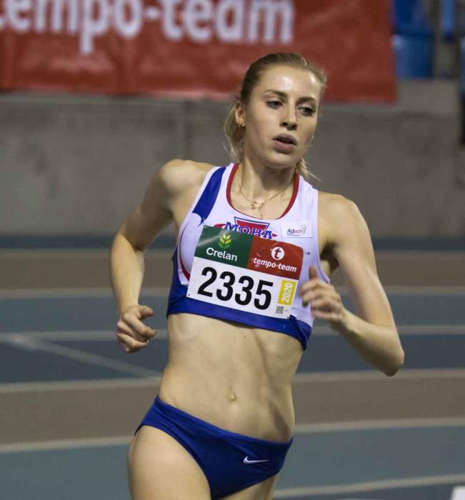 European Indoors 2021: Holly Archer wins silver in chaotic 1500m