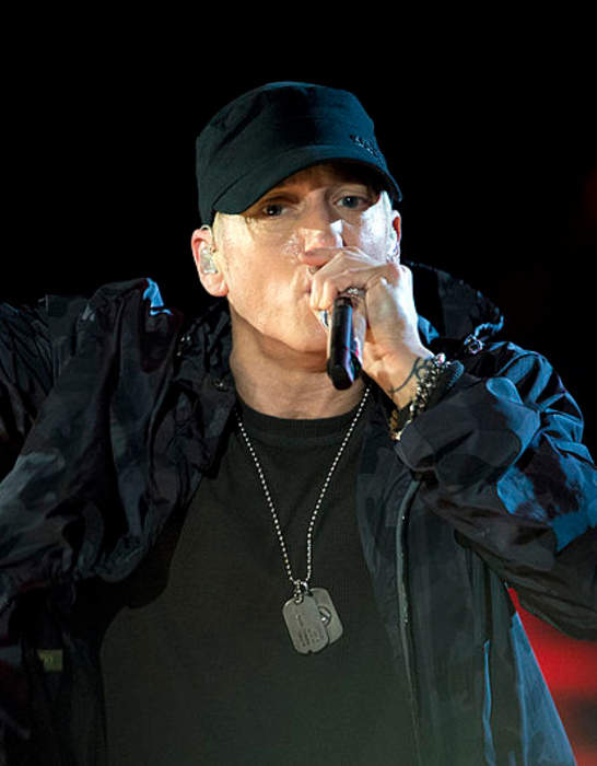 Eminem Flips Off 49ers Fans During Roller Coaster Day At NFC Championship Game