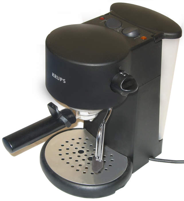 Save 33% on an espresso maker and milk frother bundle