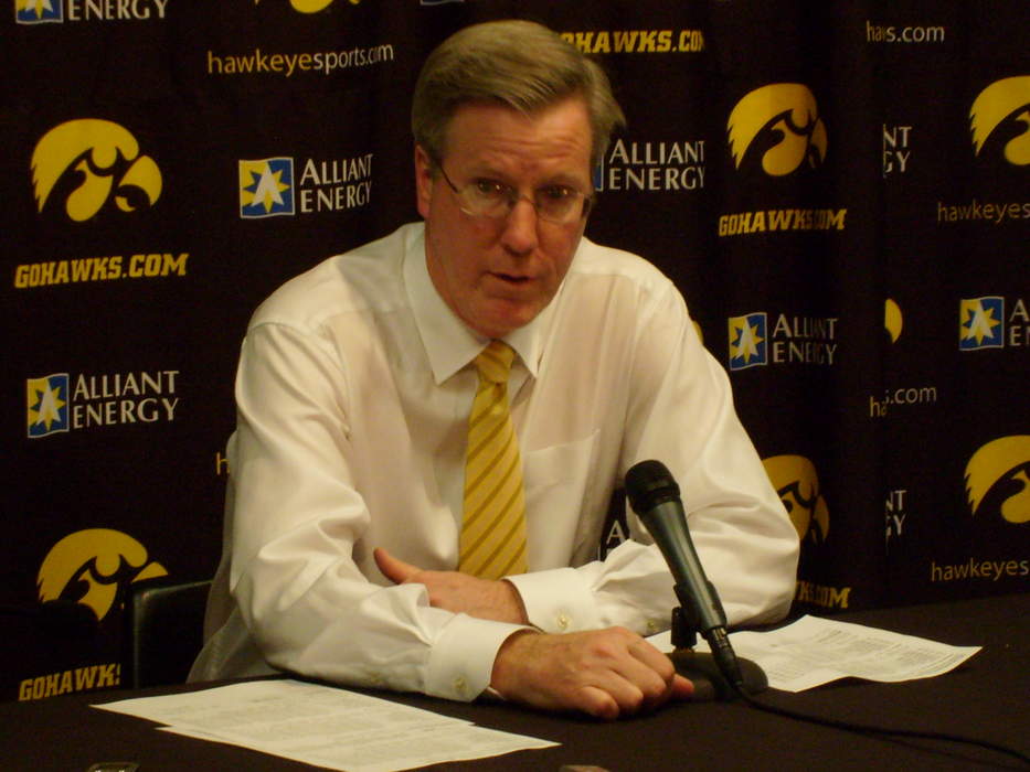 Did Fran McCaffery's strange staredown with ref spark Iowa's improbable win?