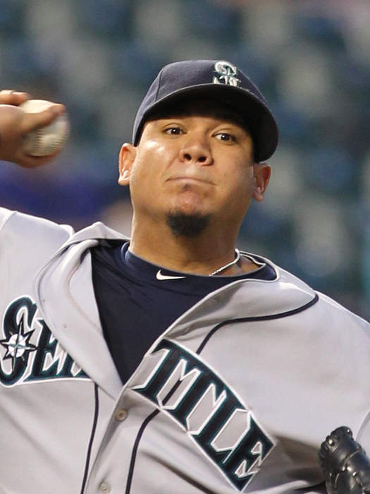 Seattle Mariners fan surprises Félix Hernández at team's Hall of Fame ceremony