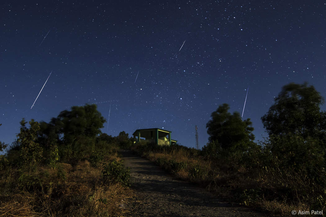 Timelapse shows Geminid meteor shower in full splendour