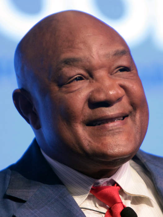 Former heavyweight champ George Foreman raves about Floyd Mayweather-Logan Paul, celebrity fights