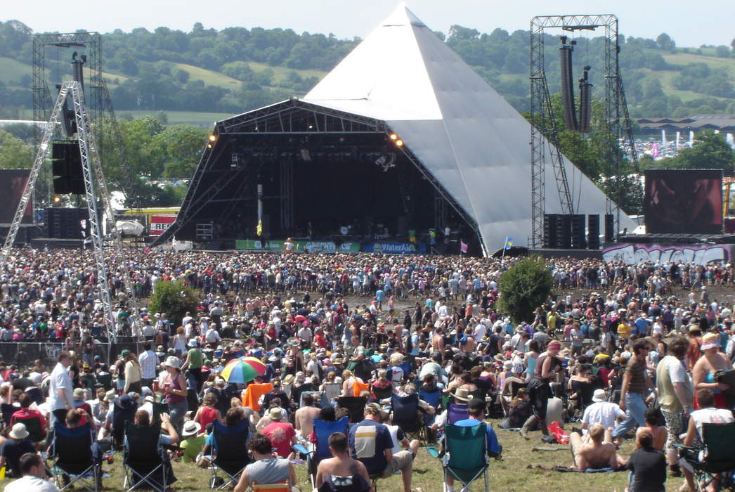 Glastonbury Festival: Rail strike fails to halt many music fans