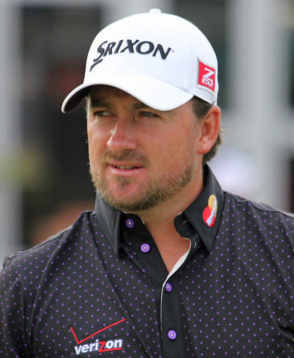 McDowell to continue playing on LIV Golf tour