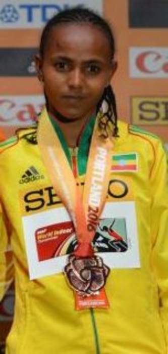 Gudaf Tsegay smashes 1500m world record to beat Laura Muir