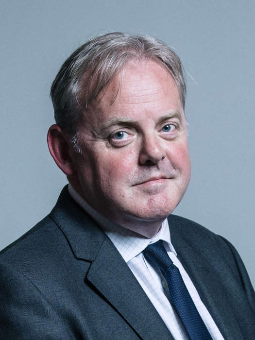 Brexit: Tory MP Guto Bebb backs Corbyn as caretaker PM to avoid no-deal
