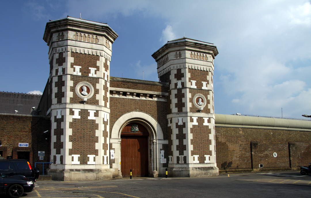 Prisoner escapes from Wormwood Scrubs