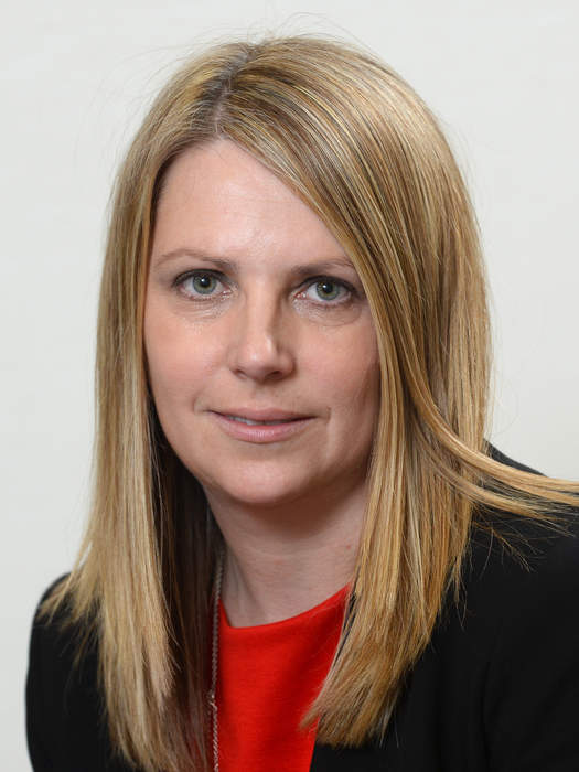Welsh FM sacks minister alleging she leaked to media