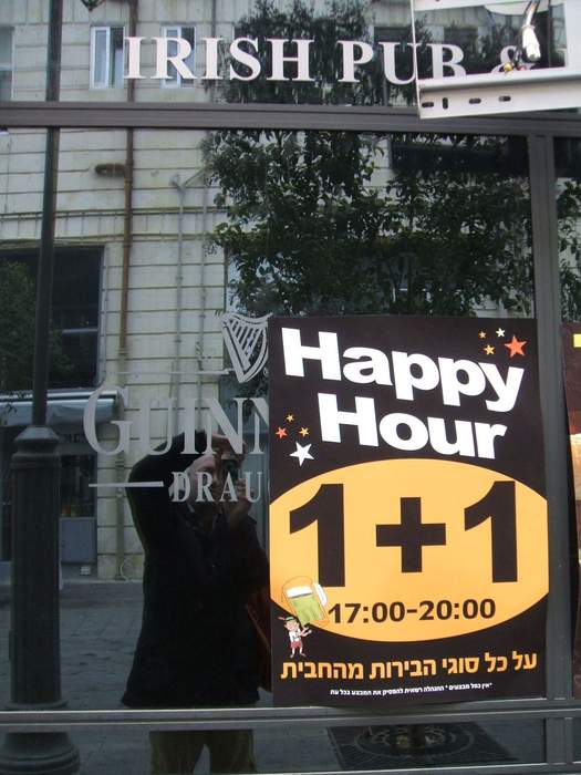 Galentine's Day is Thursday: Where to find deals like Starbucks Happy Hour, other fun stuff