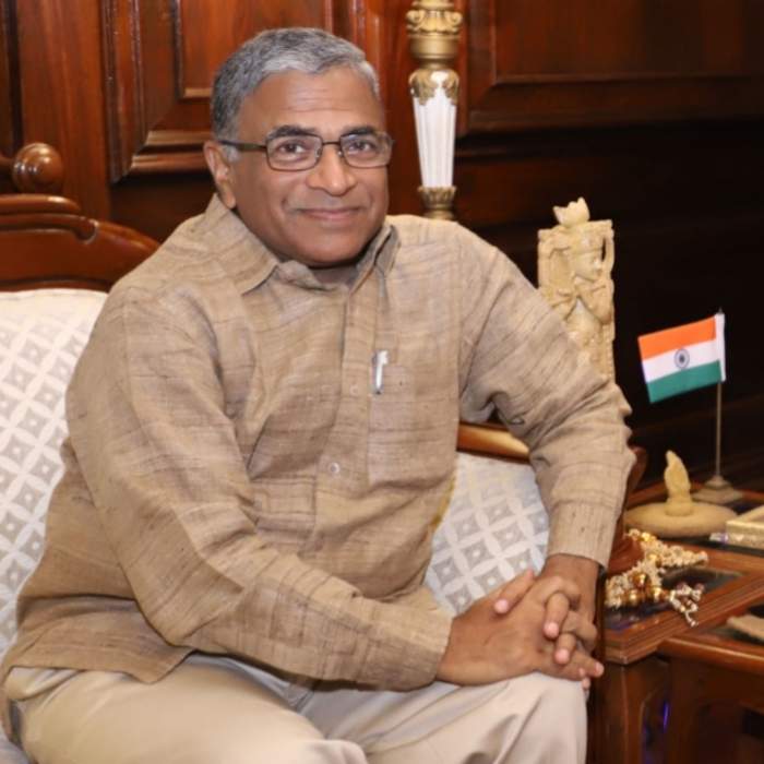 Nitish Kumar meets RS dy chairman Harivansh amid buzz of return to NDA