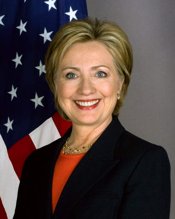 Hillary Clinton talks “dysfunctional” U.S. political system