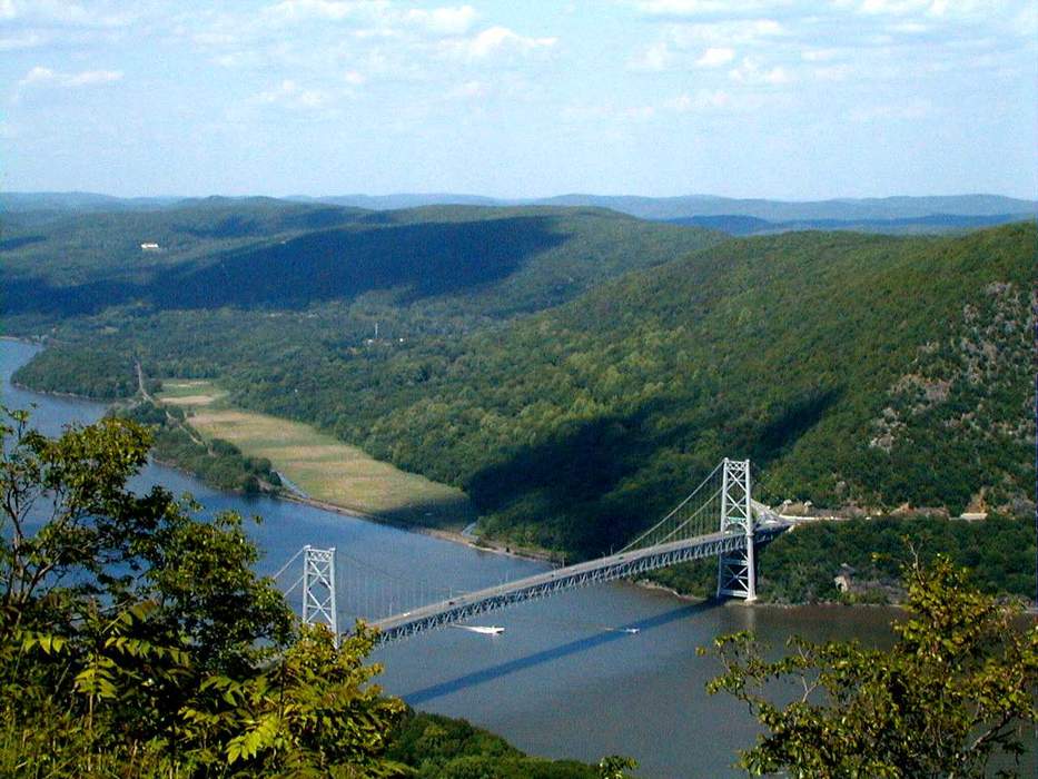 'Water's Soul': New massive sculpture of woman's head can be seen along the Hudson River