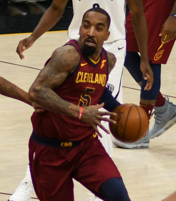 Two-time NBA champion JR Smith feels like 'one of the guys' during eventful college golf debut