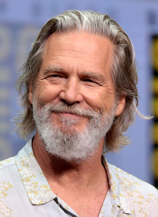 Jeff Bridges recalls being 'pretty close to dying' from COVID while in cancer chemo treatment