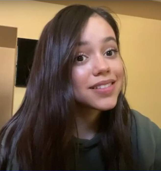 Watch Jenna Ortega lying to Jimmy Fallon with a completely deadpan face