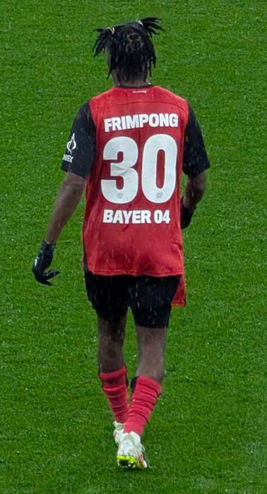 How does Liverpool target Frimpong compare with Alexander-Arnold?