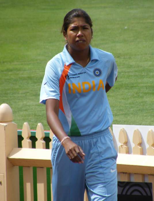 England v India: Jhulan Goswami given guard of honour to mark international retirement