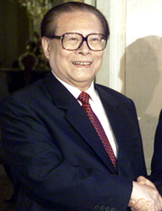 News24.com | China mourns former leader Jiang Zemin with bouquets, black front pages