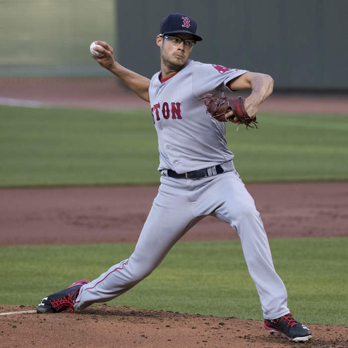 Dodgers reliever Joe Kelly calls Astros snitches in podcast