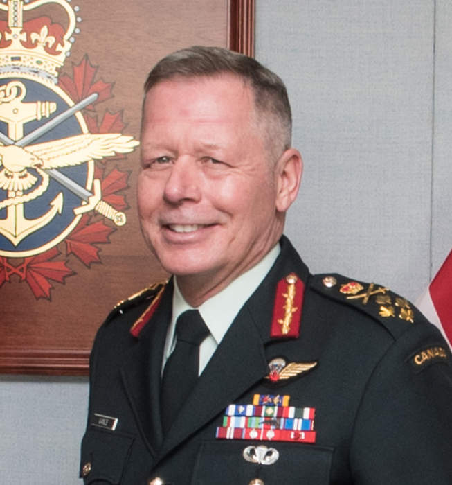 Former top commander accused of sexual misconduct returns prestigious military decoration